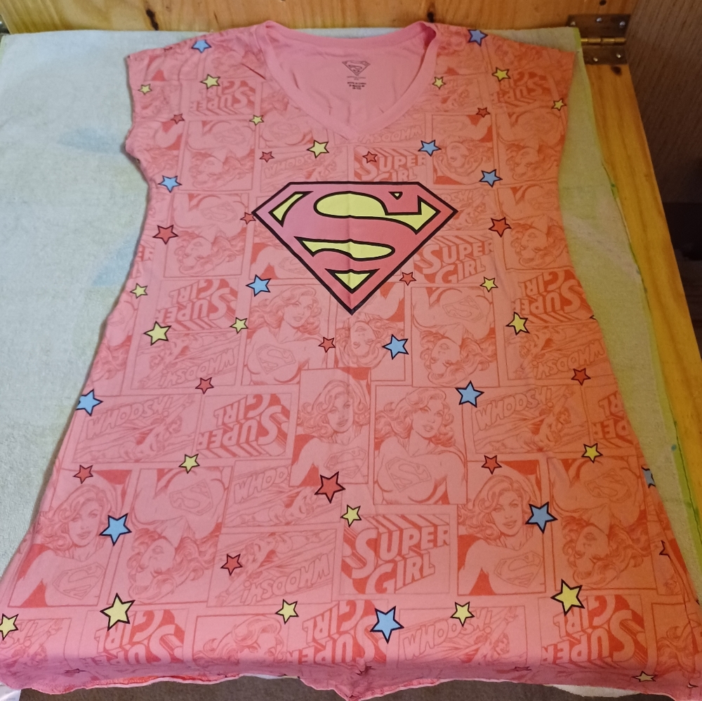 Supergirl Ladies Sleep Shirt-Size S/M (6-10)